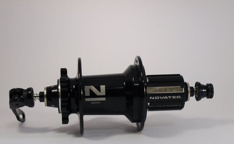 Втулка задняя NOVATEC XD642SB/A-ABG-12х142